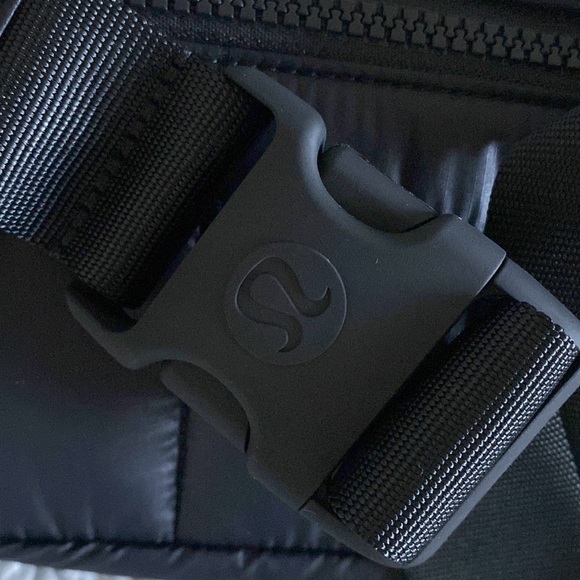 LULULEMON quilted puff belt bag NWT - Picture 9 of 14